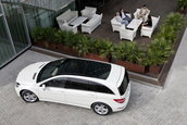 Mercedes R-Class isi arata noua fata