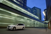 Mercedes R-Class isi arata noua fata