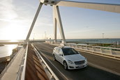 Mercedes R-Class isi arata noua fata