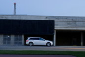 Mercedes R-Class isi arata noua fata