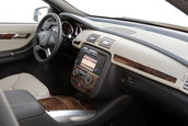 Mercedes R-Class isi arata noua fata