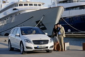 Mercedes R-Class isi arata noua fata