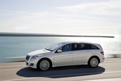 Mercedes R-Class isi arata noua fata