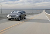 Mercedes R-Class isi arata noua fata