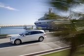 Mercedes R-Class isi arata noua fata