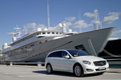 Mercedes R-Class isi arata noua fata