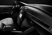 Mercedes R-Class isi arata noua fata