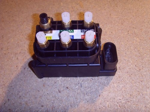 Mercedes S Class, ML, R Class, Bloc valve, A2513200058