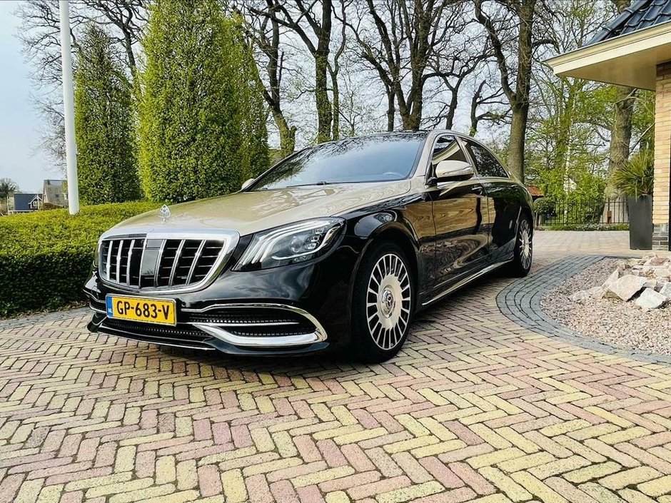 Mercedes S-Class transformat in Mercedes-Maybach S-Class