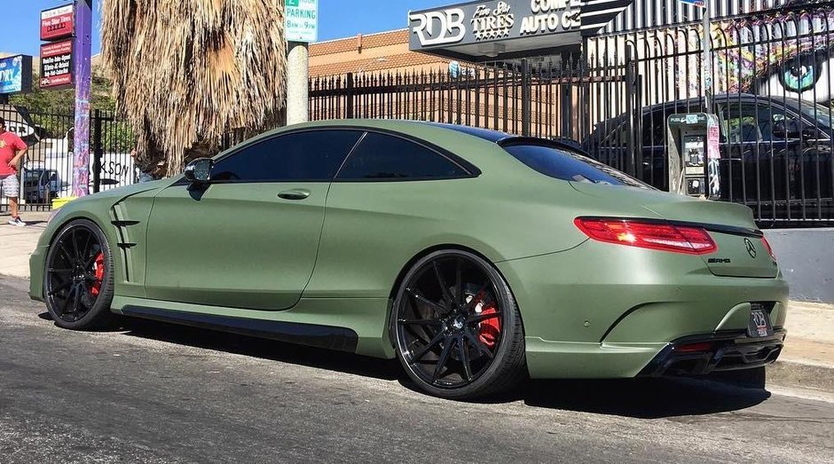 Mercedes S63 Coupe in verde mat