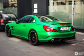 Mercedes SL63 in AMG green hell magno