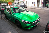 Mercedes SL63 in AMG green hell magno