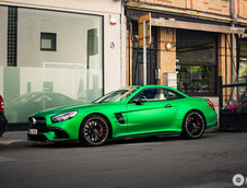 Mercedes SL63 in AMG green hell magno