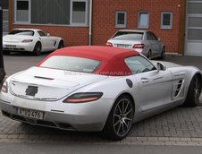 Mercedes SLS AMG Roadster surprins necamuflat