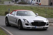 Mercedes SLS AMG Roadster surprins necamuflat