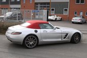 Mercedes SLS AMG Roadster surprins necamuflat