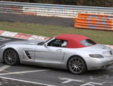 Mercedes SLS AMG Roadster surprins necamuflat