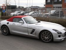 Mercedes SLS AMG Roadster surprins necamuflat