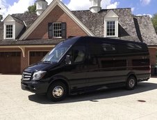 Mercedes Sprinter de la Ultimate Toys