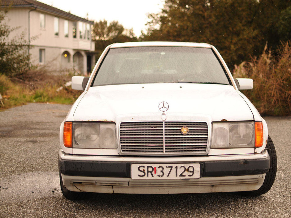 Mercedes-ul W124 cu peste 3.4 milioane kilometri la bord