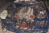 Mercedes W123 cu motor de Zonda