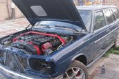 Mercedes W123 cu motor de Zonda