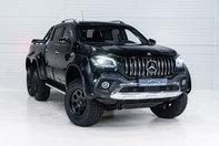 Mercedes X-Class cu sase roti