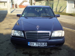 Merită să dau golful meu 3 din 1993 1.8 benzină pe un mercedes c 180 din 94 1.8 cutie automată?