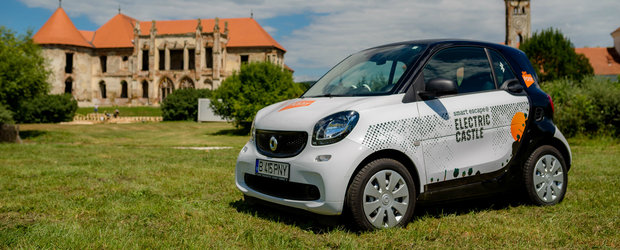 Micutele masini smart vor fi Official Ride la Electric Castle Festival