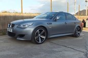 Mini-colectie de BMW-uri M5 scoasa la licitatie