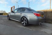 Mini-colectie de BMW-uri M5 scoasa la licitatie
