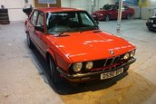 Mini-colectie de BMW-uri M5 scoasa la licitatie