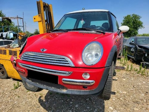 Mini Cooper 1.6i 2003; 3-hatchback