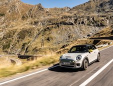 MINI Cooper SE pe Transfagarasan