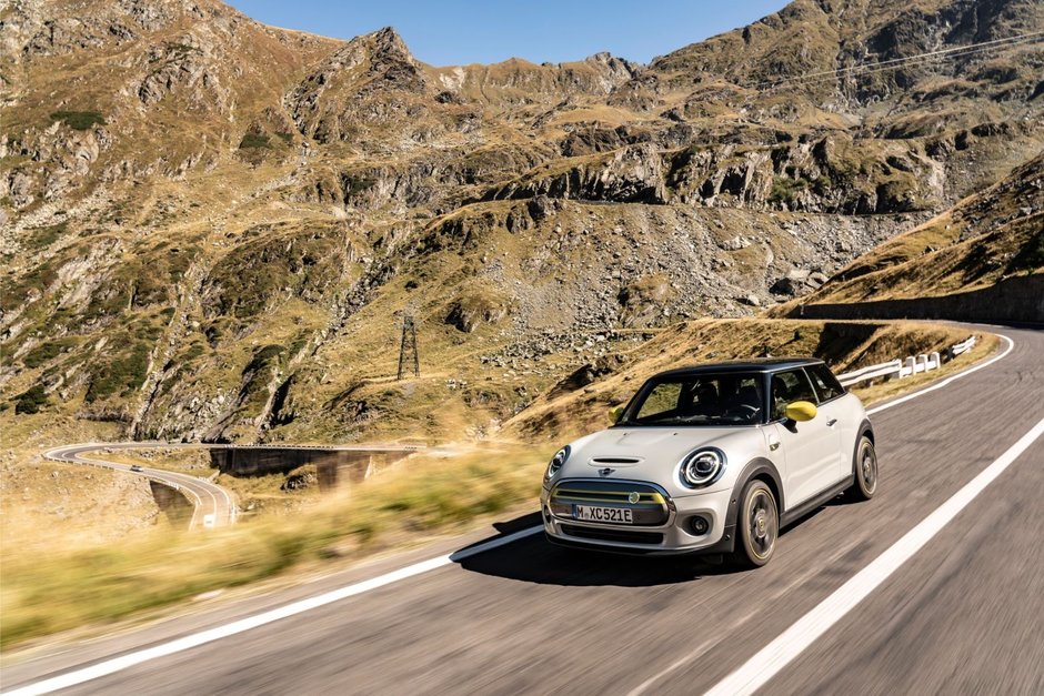 MINI Cooper SE pe Transfagarasan