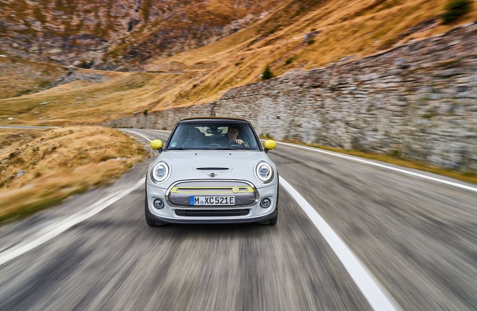 MINI Cooper SE pe Transfagarasan