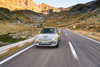 MINI Cooper SE pe Transfagarasan