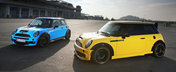 Tuning MINI: CoverEFX ne ispiteste cu doua MINI JCW viu-colorate