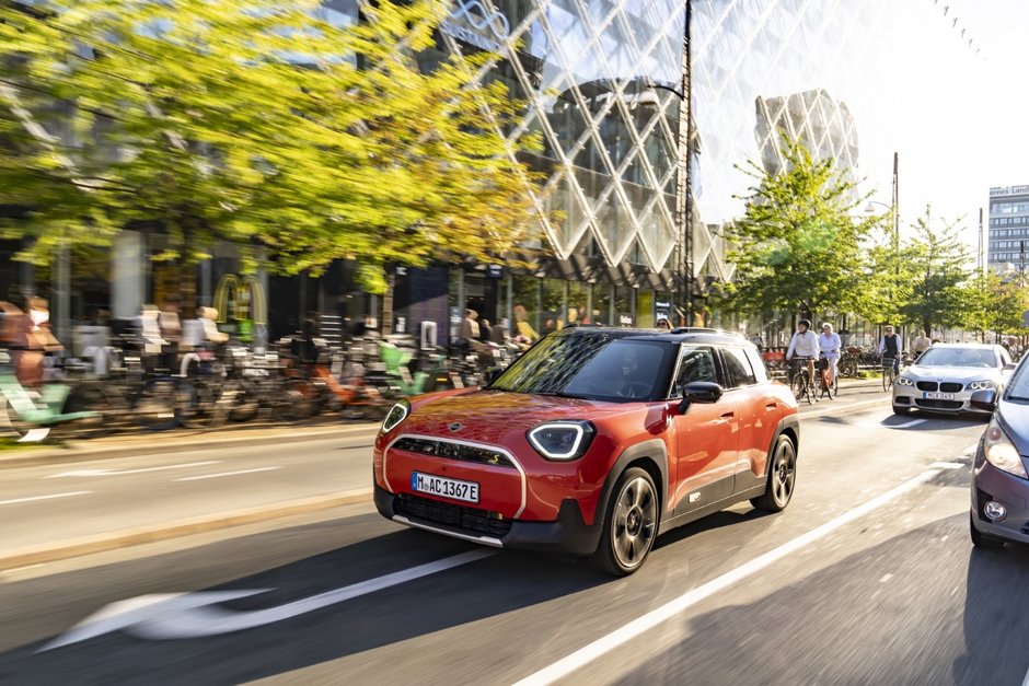 MINI la IAA Mobility 2025: premiera mondiala a doua show cars si a spectaculosului Open Space la Munchen