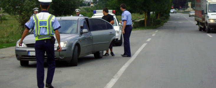 Minivacanta de 1 mai a adus si peste 14.000 de amenzi pentru soferii indisciplinati Minivacanta de 1 mai a adus si peste 14.000 de amenzi pentru soferii indisciplinati