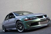 Mitsubishi EVO VIII: o bestie dezlantuita