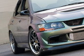 Mitsubishi EVO VIII: o bestie dezlantuita