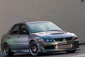 Mitsubishi EVO VIII: o bestie dezlantuita