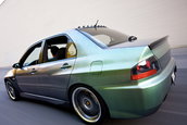 Mitsubishi EVO VIII: o bestie dezlantuita