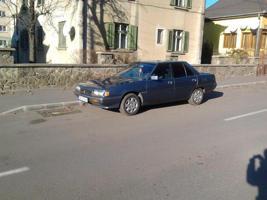 Mitsubishi Galant E14