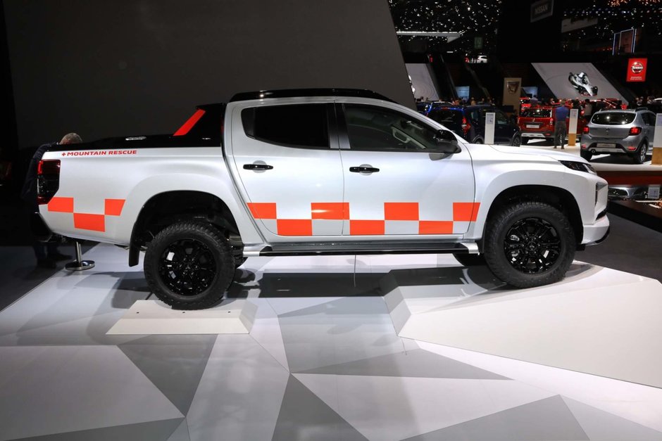 Mitsubishi L200 facelift la Geneva