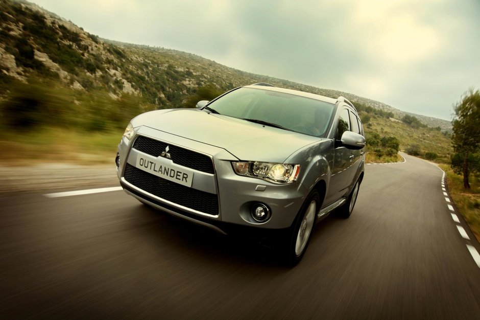 Mitsubishi Outlander: un SUV 4X4 la pret de masina compacta