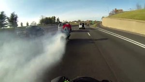 Moartea unui cauciuc: cel mai lung burnout cu motocicleta