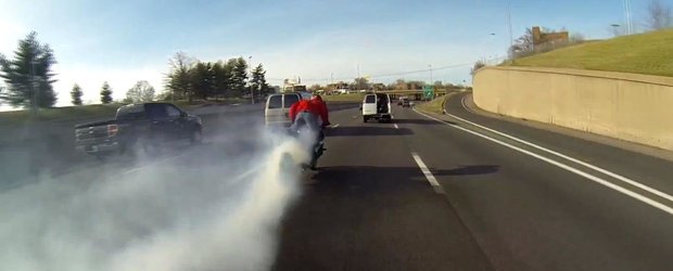 Moartea unui cauciuc: cel mai lung burnout cu motocicleta