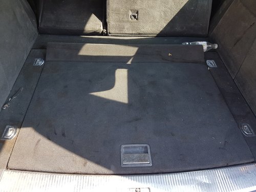 Mocheta / Podea / Capac Portbagaj Roata Rezerva VW Touareg 2002 - 2010